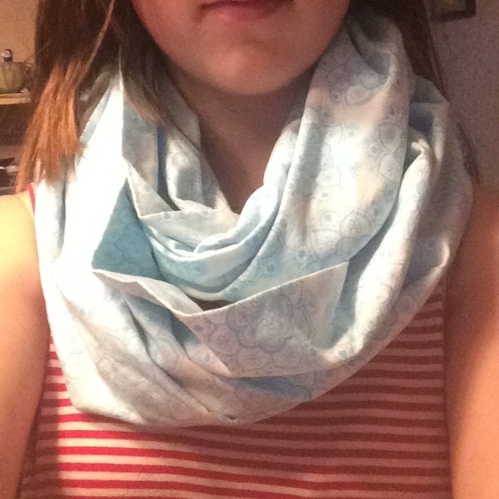 Scarf - Picture 4 of 4